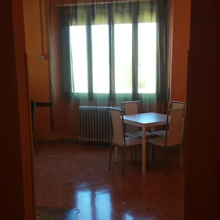 Uni One Ξενοδοχείο *
