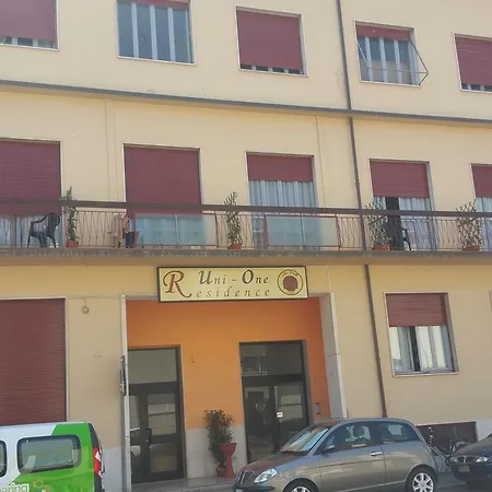 Hotel Uni One *